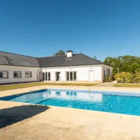 Quinta Palmeira Real Holiday home Chelreira